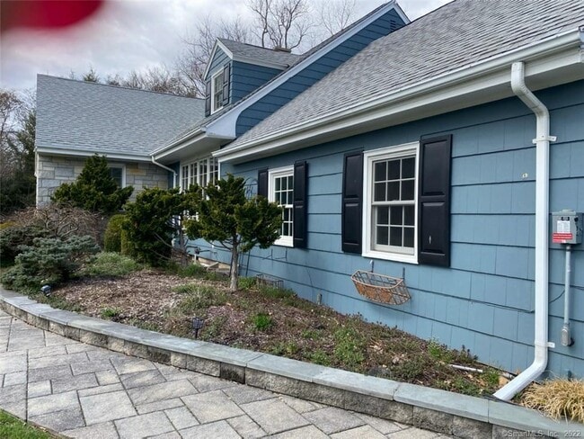 Building Photo - 94 Fennbrook Dr