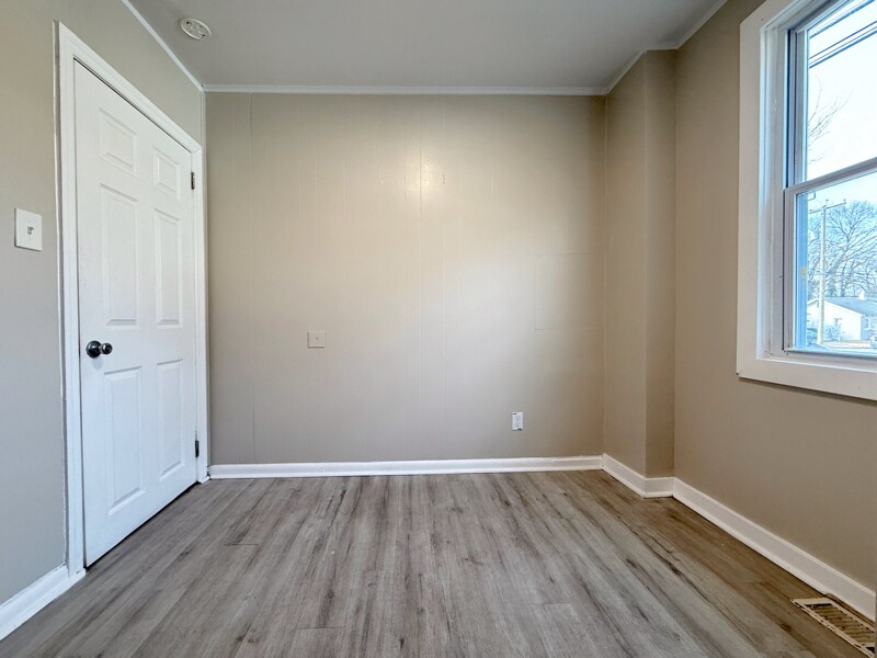 Building Photo - 16 Jenkins Ave