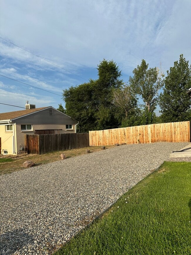 Building Photo - BEAUTIFUL 3bd/2ba Home in Denver, CO! Avai...