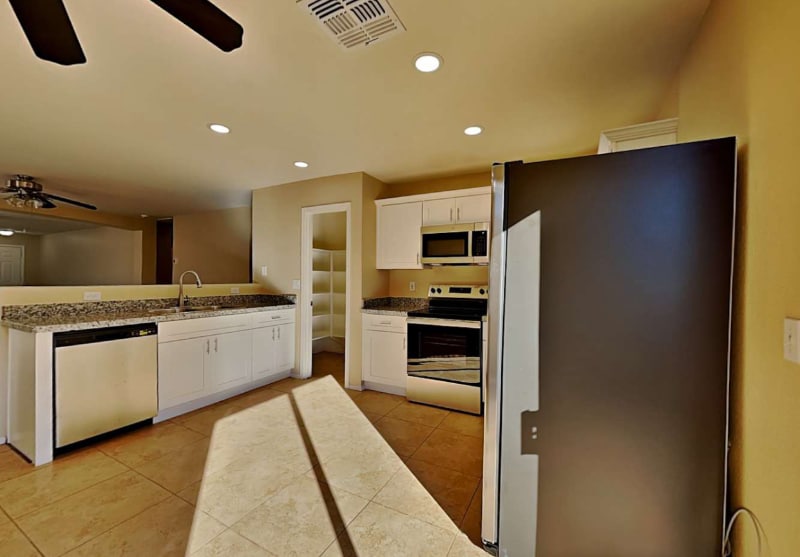 Building Photo - 206 E Valley View Dr