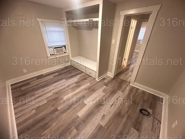 Building Photo - $775 - 2 bedroom / 1 bathroom - Single Fam...