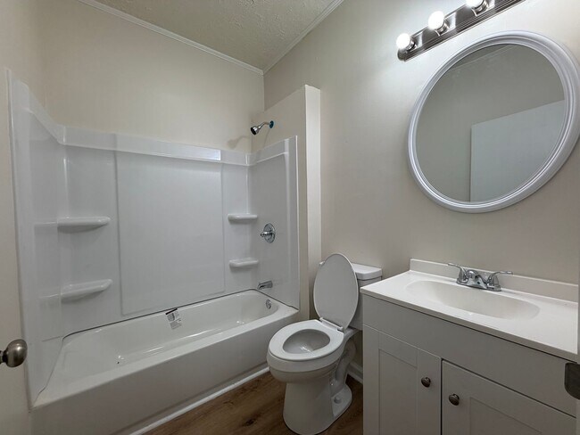 Building Photo - 918 Darlington Way SW
