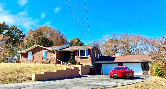 Building Photo - 228 Mark Dr