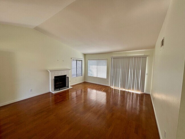 Building Photo - Beautiful Home in Shadowridge