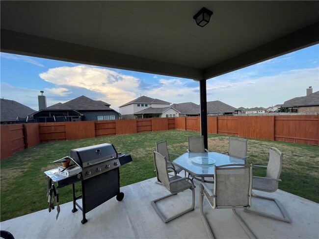 Building Photo - 348 Vista Gardens Dr