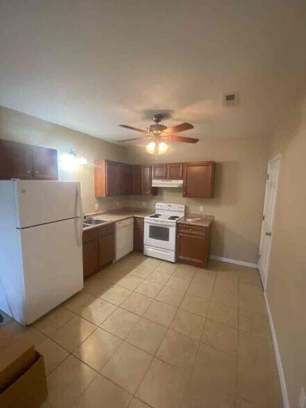 Building Photo - 203 McCune St