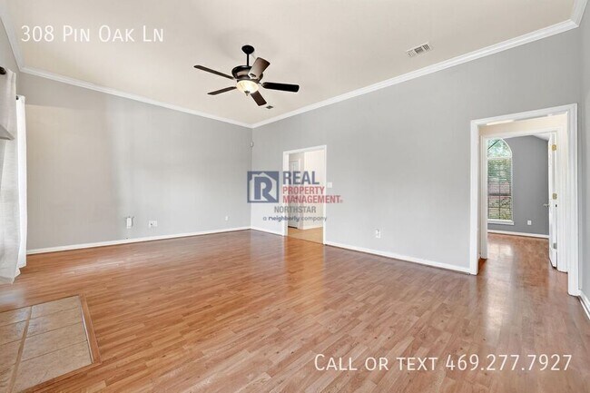 Building Photo - 308 Pin Oak Ln