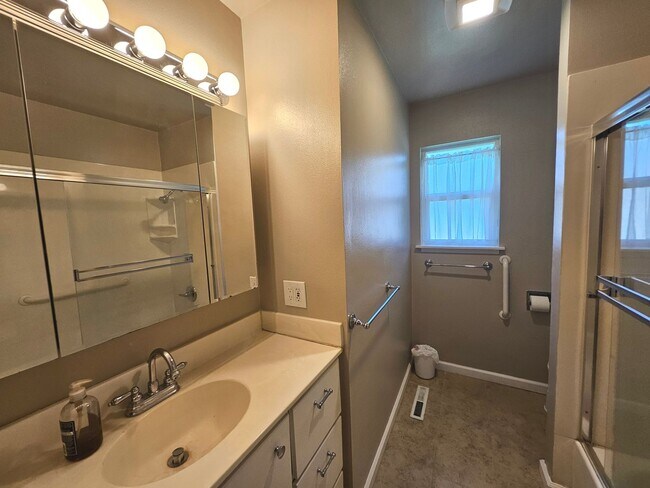 Building Photo - Charming Walnut Creek Ranch-Style Home