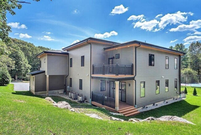 Building Photo - 20 Amberwood Dr