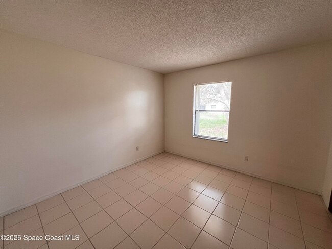 Building Photo - 818 7 Gables Cir SE