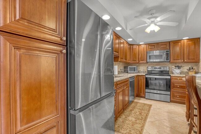 Building Photo - 3546 S Ocean Blvd