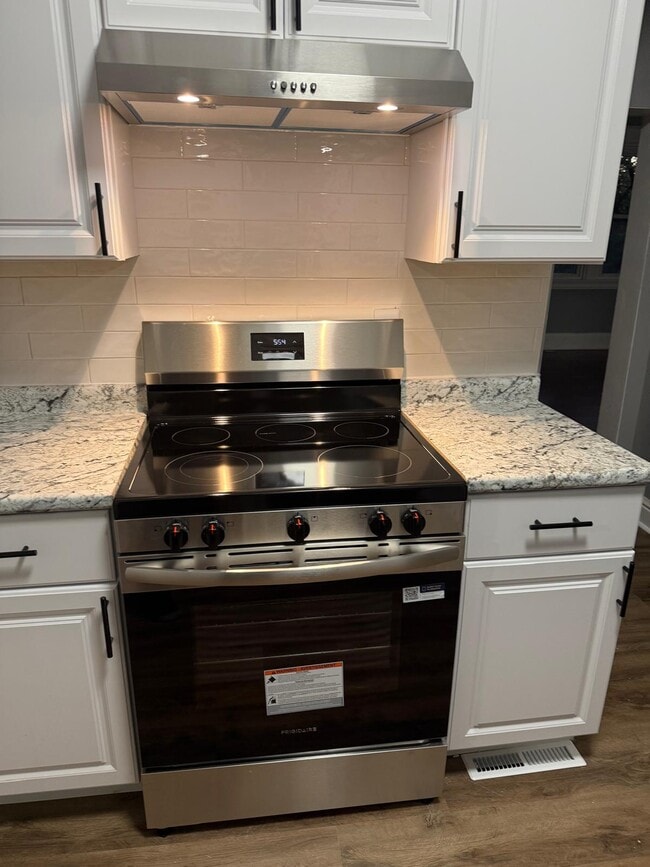 Building Photo - 8454 Plainfield Rd