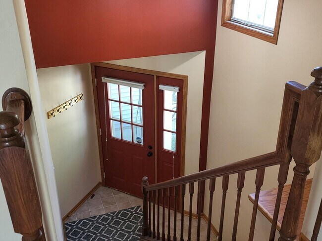 Building Photo - 1048 Rockport Dr