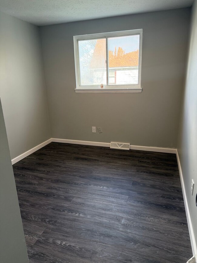 Building Photo - 3 Bedroom NE Canton House for rent