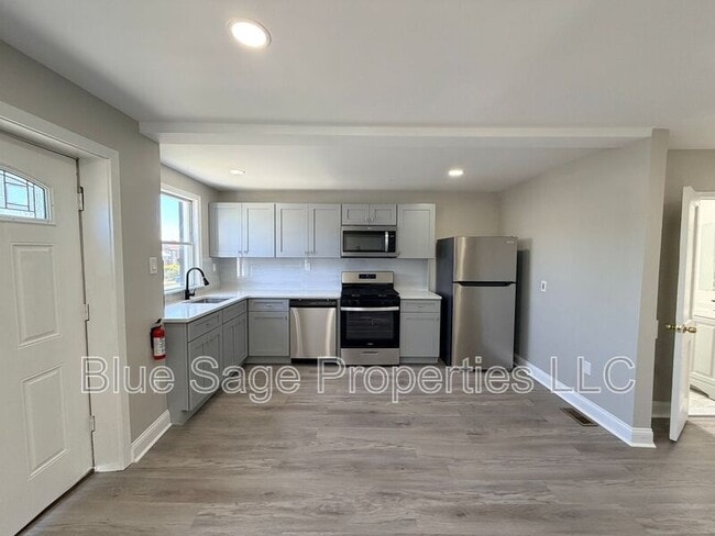 Building Photo - 1012 Burnside Rd