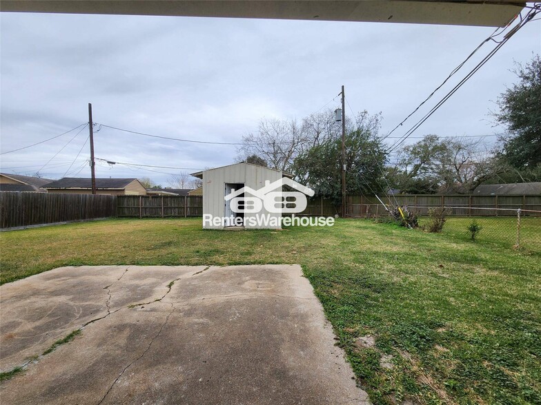 Building Photo - 9918 Ebb St