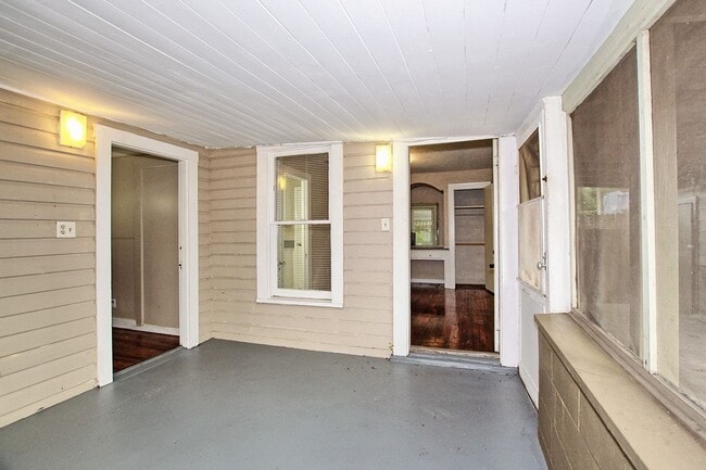 Building Photo - Available now!  Near downtown!
