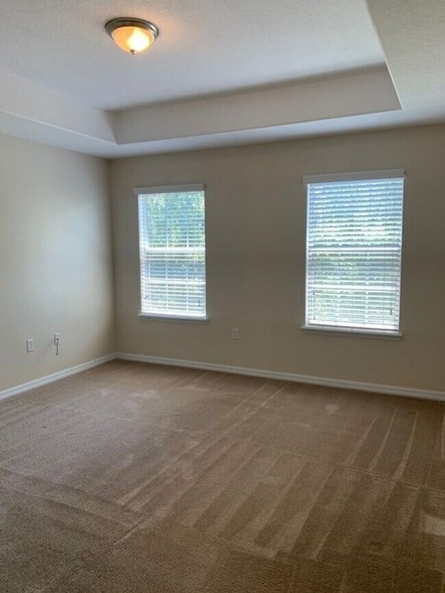 Building Photo - 3-story, 3/3.5, updated, townhome in the h...
