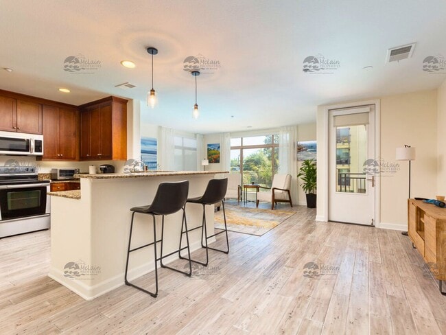 Building Photo - Move In Special - $500 Off First Month's R...