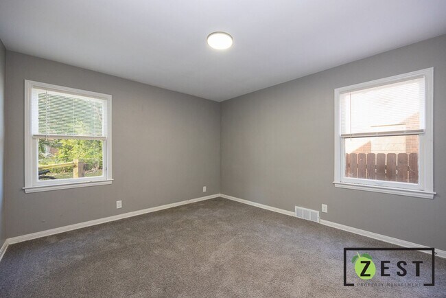 Building Photo - 5235 Chatsworth St