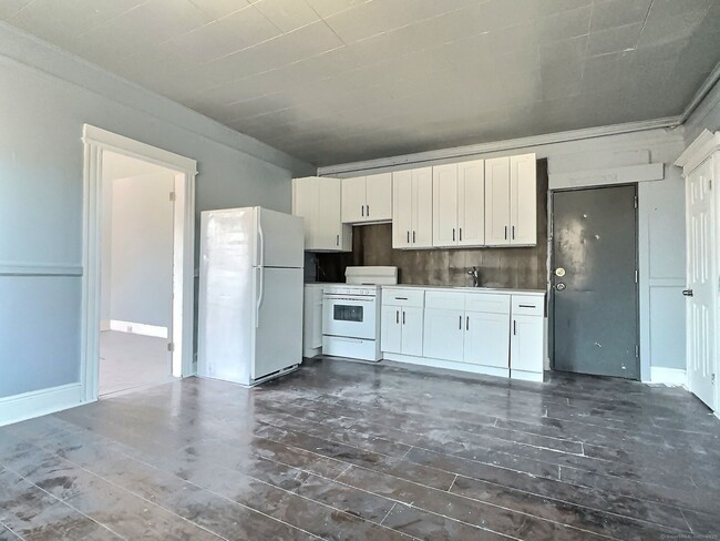 Building Photo - 749 Arctic St
