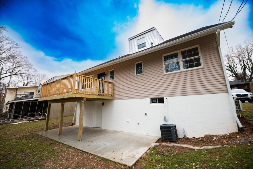 Building Photo - 2730 North Ter