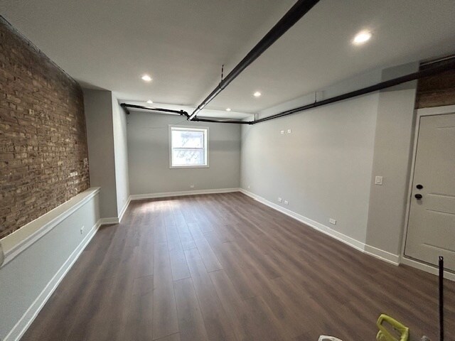 Building Photo - 1644 W Fargo Ave