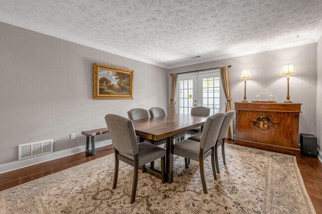 Building Photo - 500 Laketower Dr