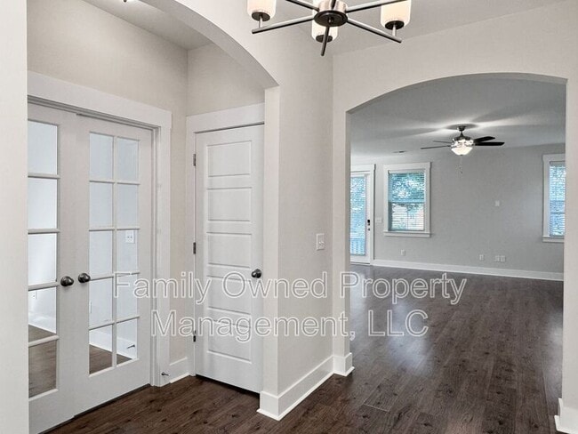 Building Photo - 201 Makemie Wy