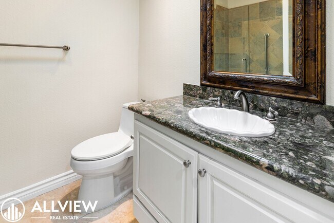 Building Photo - Elegant 3 Bed 2 Bath Home Available in the Heart of Woodbridge!