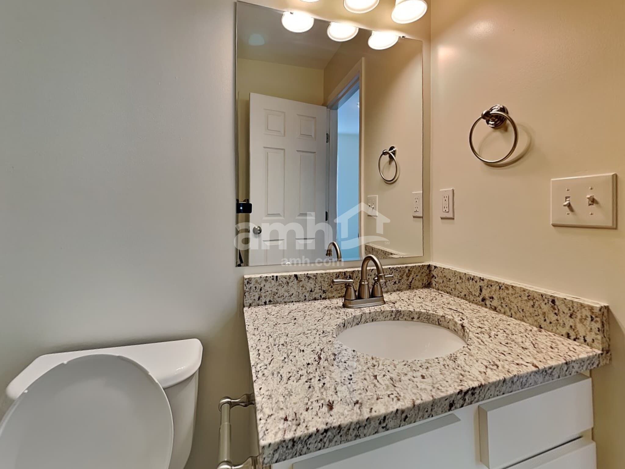 Building Photo - 10718 Anna Ln