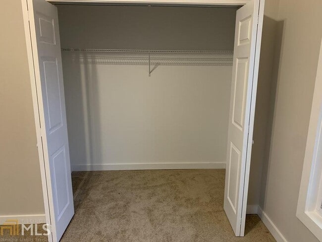 Building Photo - 6234 Collins St NE