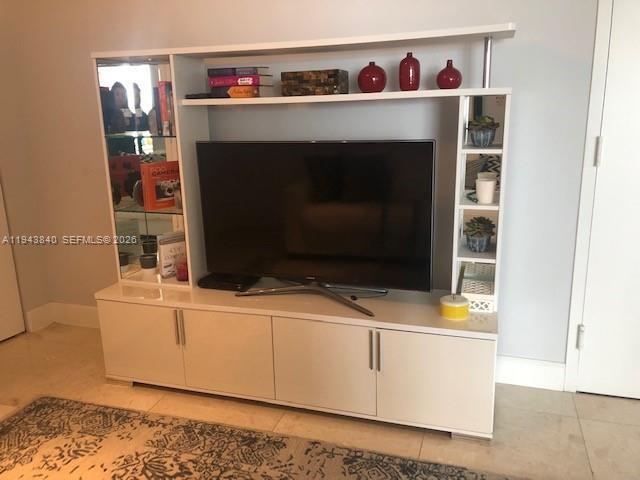 Building Photo - 465 Brickell Ave