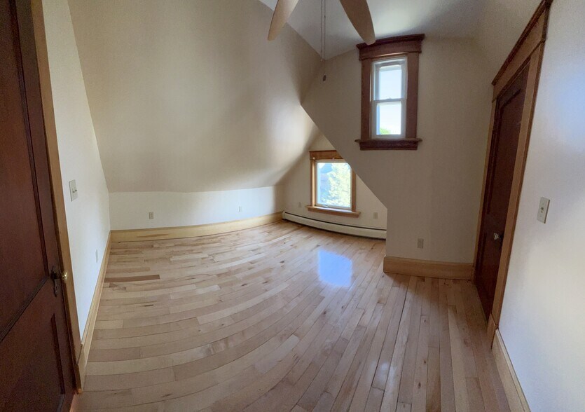 Building Photo - 19 Hickok Pl
