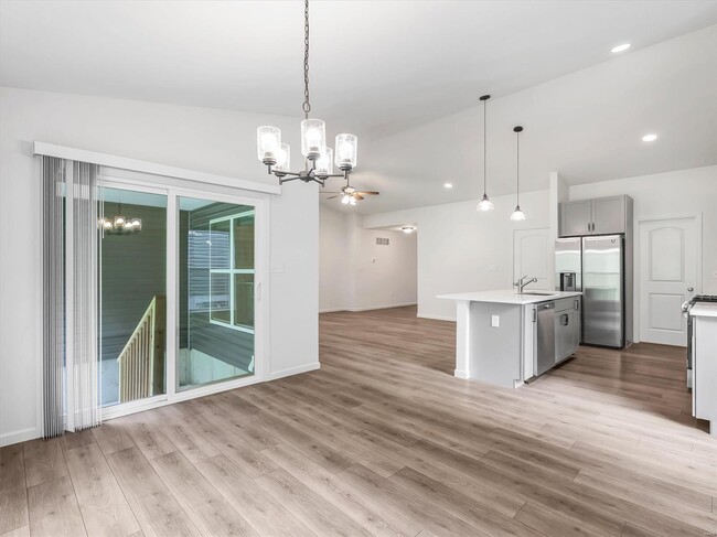 Building Photo - 1631 Ridgefield Blf Ct