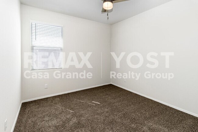 Building Photo - Modern Home with Half off move in special!