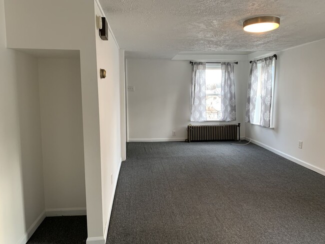 Building Photo - HEAT IS NOW INCLUDED IN THE RENT!Charming 2-Bedroom, 1-Bath Single-Family Home in the Borough of ...