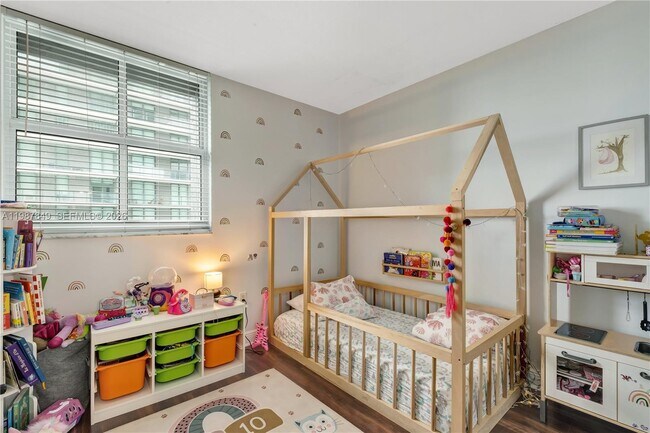 Building Photo - 1250 S Miami Ave