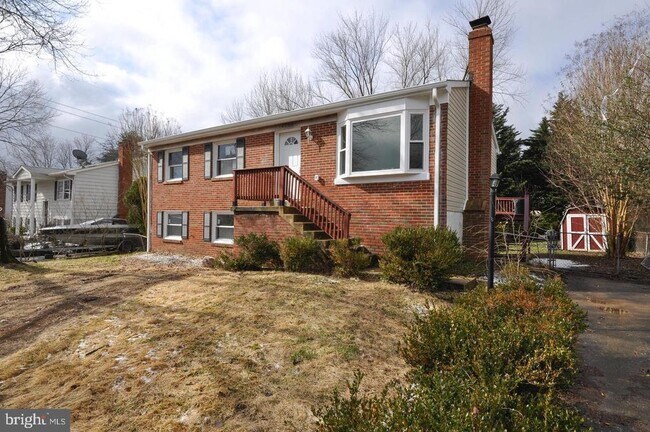 Building Photo - 14006 Mapledale Ave