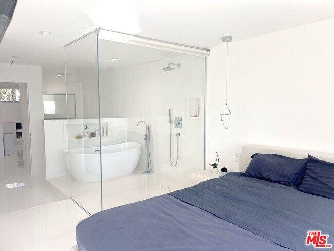 Building Photo - 22548 Pacific Coast Hwy