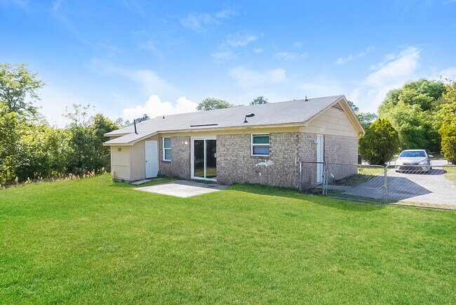 Building Photo - 3510 Southwick Rd