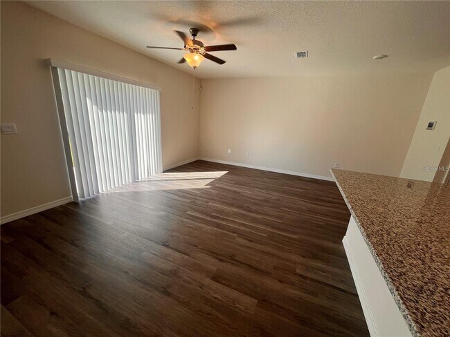 Building Photo - 1266 Balsam Dr