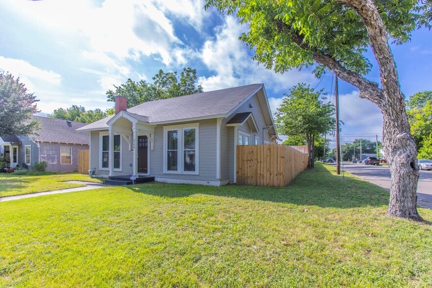 Building Photo - 2126 McKenzie Ave