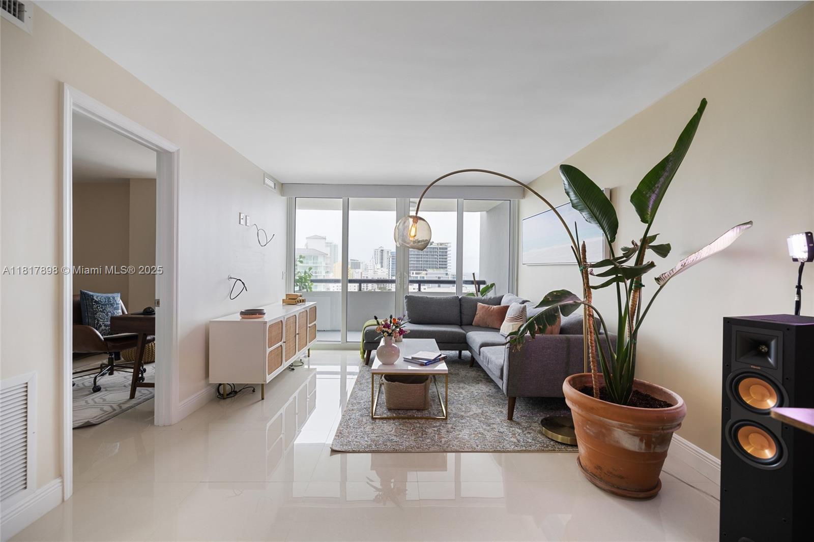 Building Photo - 3200 Collins Ave