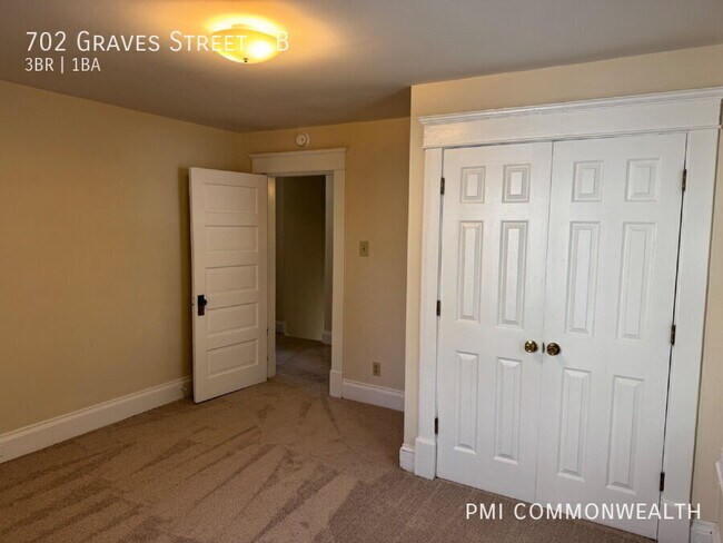 Building Photo - 702 Graves St