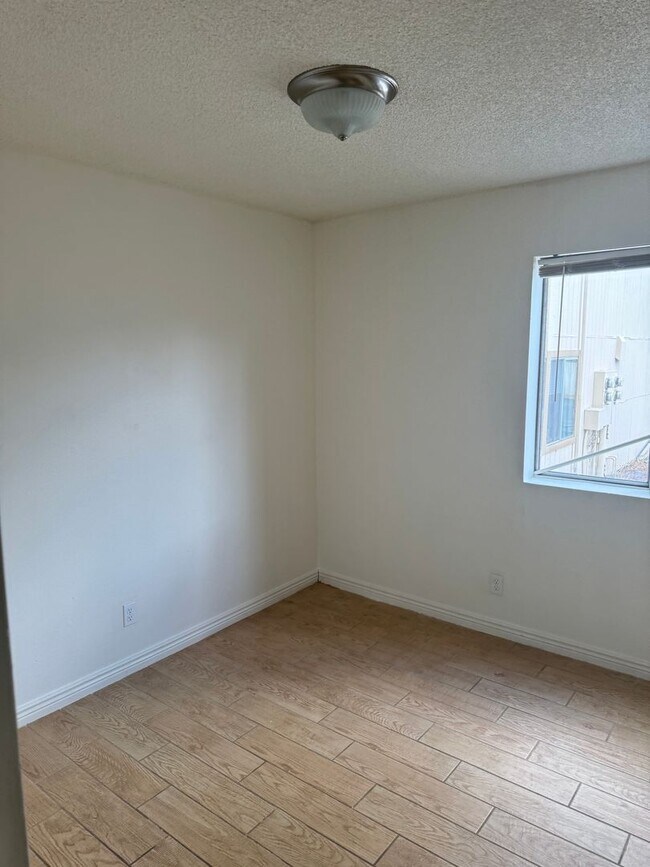 Building Photo - Pineview Village Condo for Rent_Available NOW