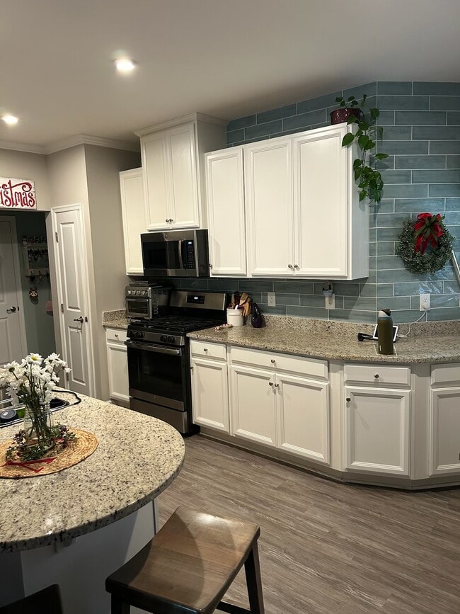 Building Photo - 3448 Foxglove Dr