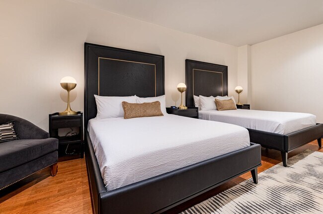 Building Photo - 1011 Canal St