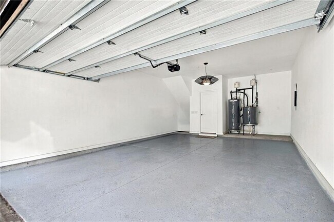 Building Photo - 3573 Parkside Wy