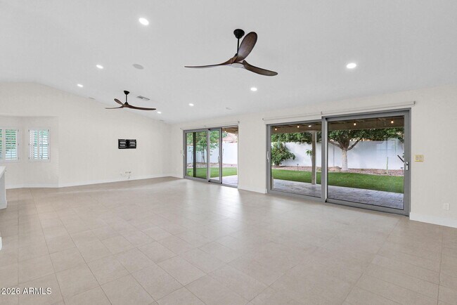 Building Photo - 15650 N 60th Pl